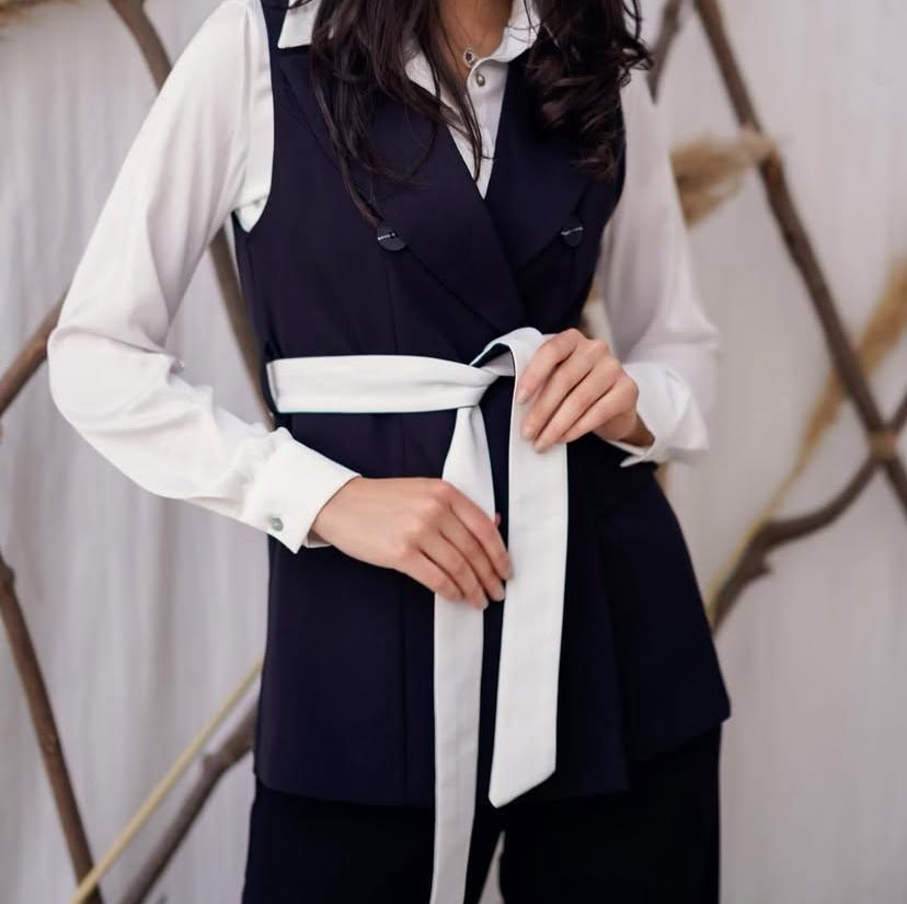 Belted waistcoat black